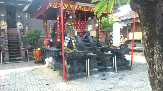 Hindutempel wird für die Zeremonie vorbereitet