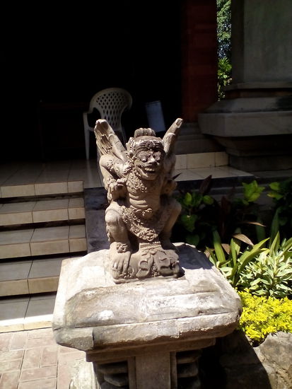 Garuda mit Fluegerl, quasi ein hiesiges Engerl, im Baluseum