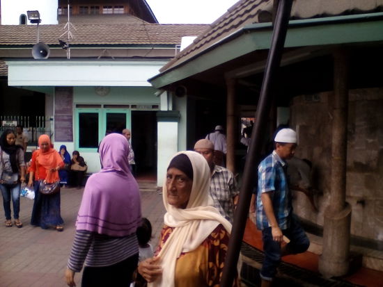 Im arabischen Viertel neben der Ampelmosque (nicht Verkehrsregelung sondern der hat den Islam nach Java gebracht)