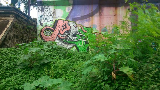 Unter einer Brücke in Yogja gesehen.