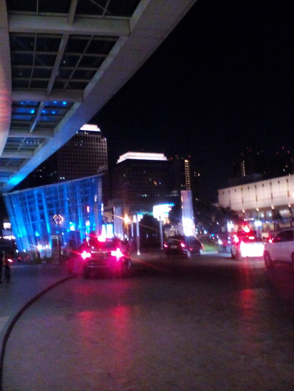 Jakarta bei Nacht kann wunderschön sein