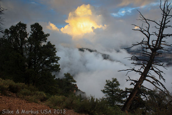 Wolkiger Sonnenuntergang am North Rim
