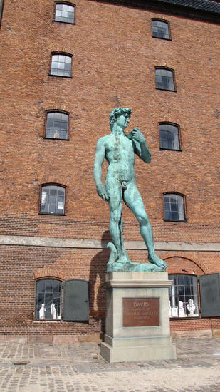 Eine Nachbildung des David