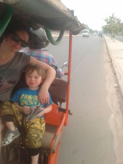 Zum Tuk-Tuk fahren sind die Jungs immer aufgelegt.