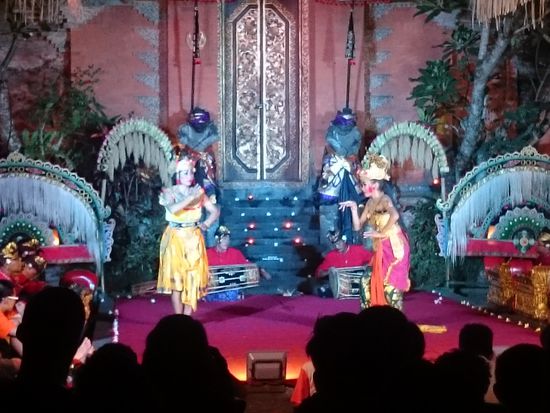 Tanzaufführung im Ubud Palace
Táncelőadás az ubudi Palotában