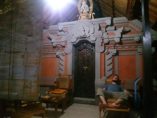 Die Terrasse unseres Zimmers im Darta Homestay
A teraszunk a Darta Homestay-ben.