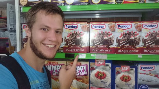 Ein klein bisschen Heimatgefühl im Supermarkt in Makale - Black Forest Kuchenmischung 