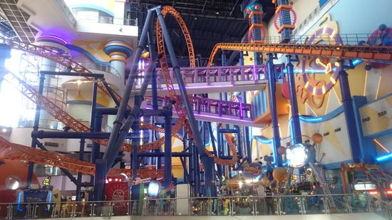 ...mit Looping 
..Még csavar is van benne