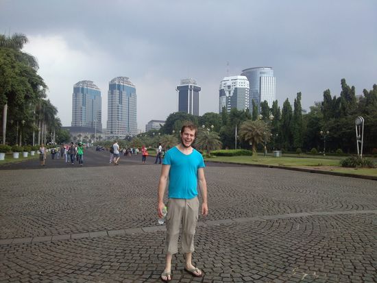 Schöne Skyline im Merdeka-Park beim "Monumen Nasional"
Szép városkép a Merdeka Parkban a Nemzeti Emlékműnél