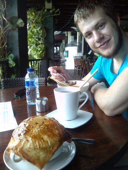 Kleine Stärkung zwischendurch - ganz leckere Hänchensuppe mit Blätterteig überbacken und eine scharfe Pilzsuppe (Tom Yum)
Egy kis erősítés: fincsi Tyúkkrémleves levelestésztával és csípős gombaleves (Tom Yum)
