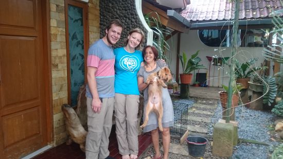 Hostel Bogor, die Besitzerin, Wir und Dude 
Hostel Bogor, A Tulajdonosnő, Mi és Dude