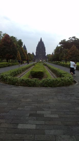 Der Haupttempel im hinduistischen Tempel-Komplex Prambanan
A főtemplom a hidu Prambanan épületegyüttesben