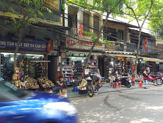 Die Strasse der Schuhmacher (erstaunlicherweise war der Anteil weiblicher Passanten nicht auffällig höher, als der männlicher)