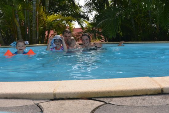 Familienbild mit Selbstauslöser Teil 1