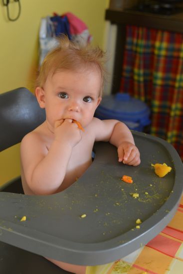 Marlene genießt mit allen Sinnen Karotten, Süßkartoffel und Kochbanane