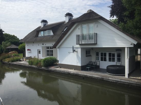 Mal exclusive Häuser am Kanal...