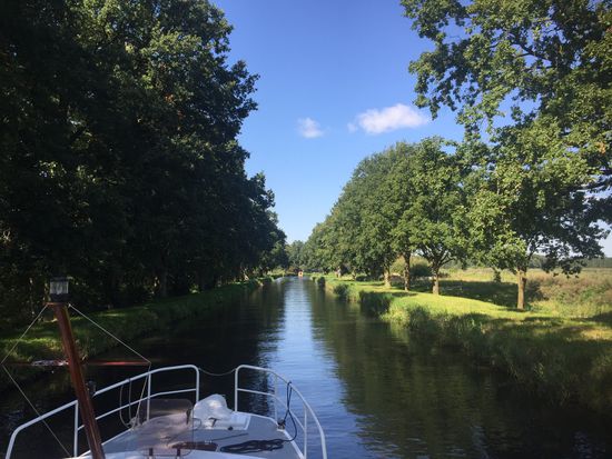 Km lange gerade Kanalabschnitte