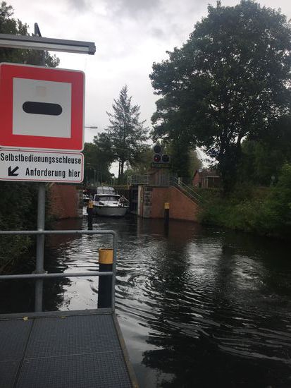 So sieht das an den Schleusen aus - heute hatten wir ja auch die mit dem maximalen Hub von 7 m