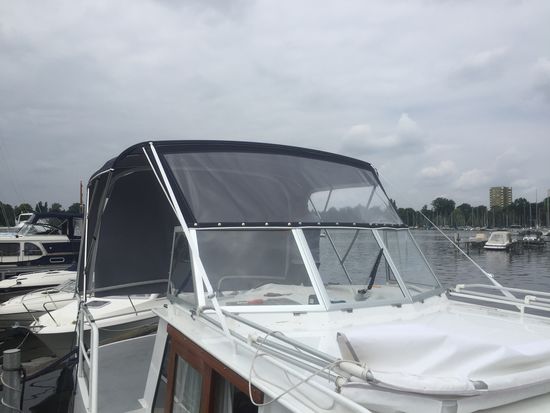 Hinten angepasst ohne durchsichtig