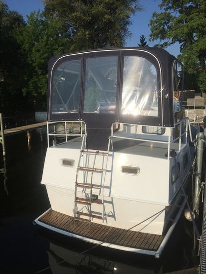 Und hinten mit Fenster und Boot geputzt