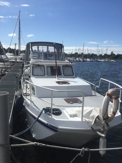 Schiff geputzt erstrahlt in neuem Glanz