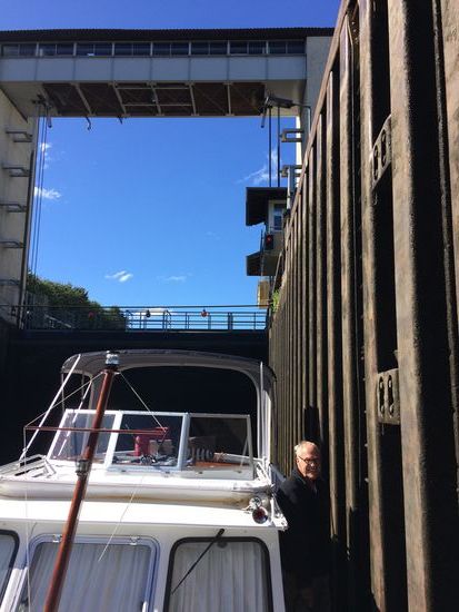 In der Lehnitzer Schleuse ganz unten