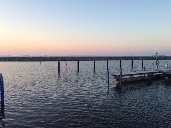 Blick vom Schiff auf den Bodden