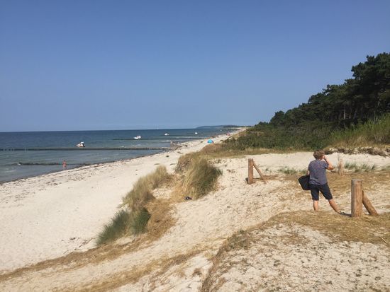 Strand soweit das Auge reicht - im Norden ist sogar noch der bewaldete Berg bei Kloster zu sehen.