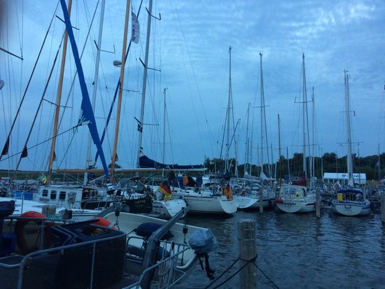 Abends im knalle vollen Hafen