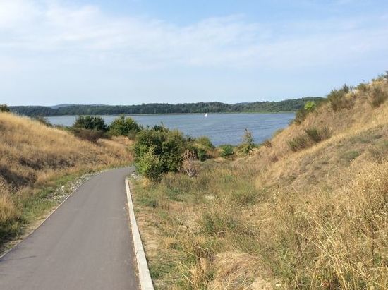 Fliegerberg hinab (13%. Gefälle)