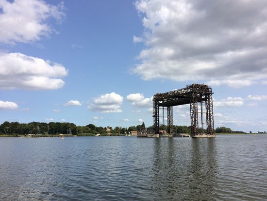 Und wieder an der nutzlosen Eisnebahnhubbrücke