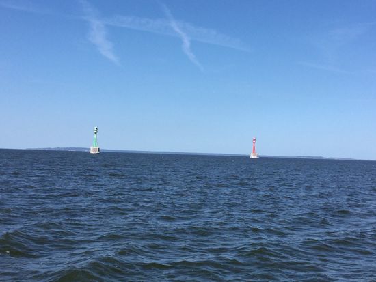 Ordentlich dimensionierte Seezeichen (der Segler, der so hoch wie der Sockel war ist leider nicht mehr da gewesen)