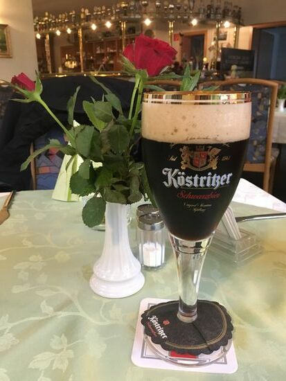 Immerhin gibt es was zu trinken und zu essen!