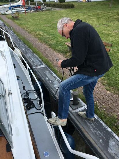 Heimlich Strom anschliessen für einen Kaffee...
