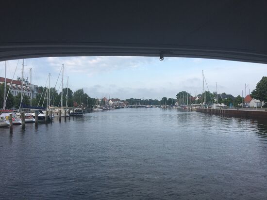 Rückblick auf Wieck am frühen Morgen