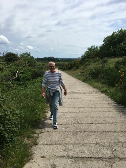 Endlich mal ohne Fahrrad auf einem Plattenweg