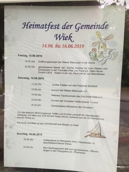 Das Programm, von dem wir (leider�) nur den samstäglichen Abschluss mitgekriegt haben. Aber heute um 14:30 besteht ja noch die Chance zum „Gemeinschaftlichen Singen im Pfarrgarten“ �