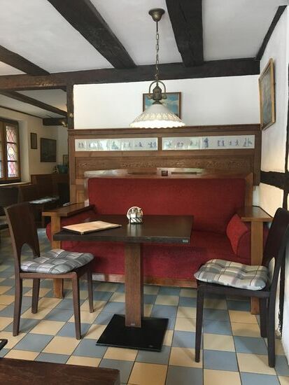 Gaststube des Schifferkrugs in Kuhle, wo wir lecker gegessen haben.