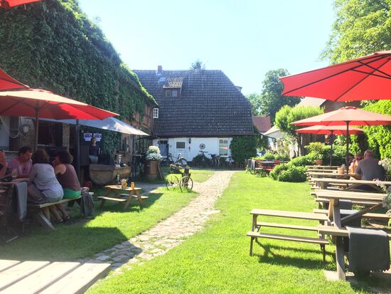 Im Hof des Hofcafes