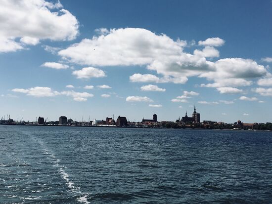 Kontrastreiche Skyline von Stralsund