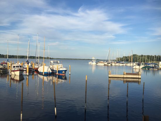 Blick vom Restaurant über den Hafen