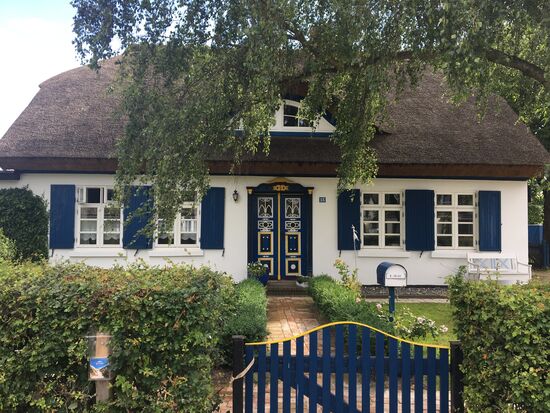 ....Türen mit traditioneller Schnitzerei
