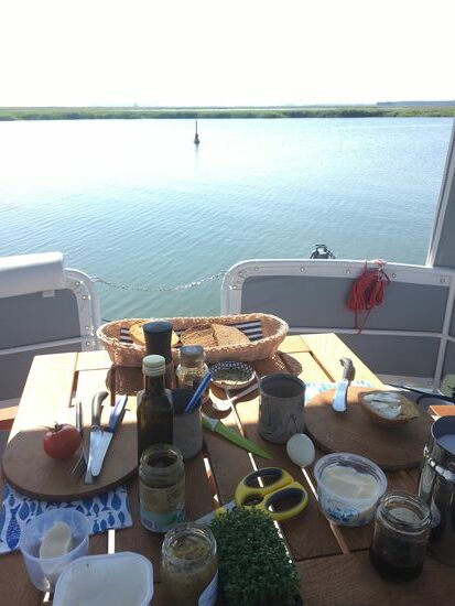 Frühstück mit Blick auf ‚Kirr‘