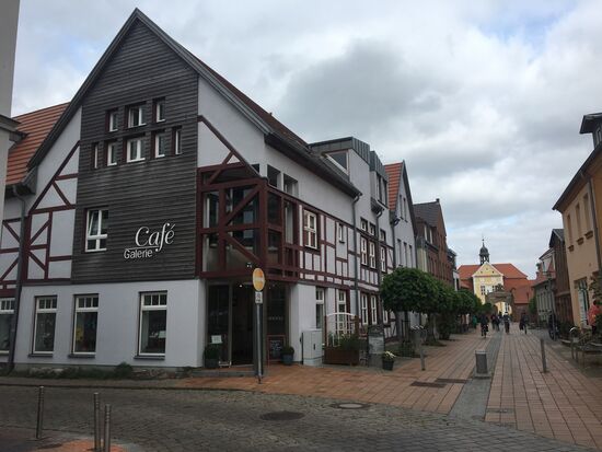 Ein Highlight die Galerie mit Café ... Kunst und Café immer eine gute Kombination !