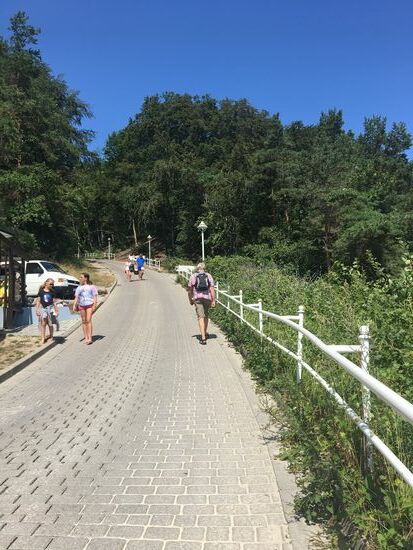 Jetzt gehts den Berg hoch zum Steilufer