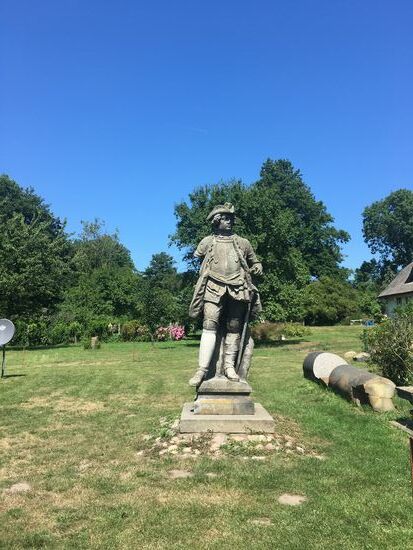 Die sog Preußensäule eine Statue von König Wilhelm I. in Groß Stresow.