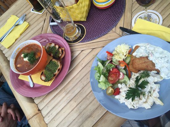 Backfisch und Fischterrine zum Abendessen