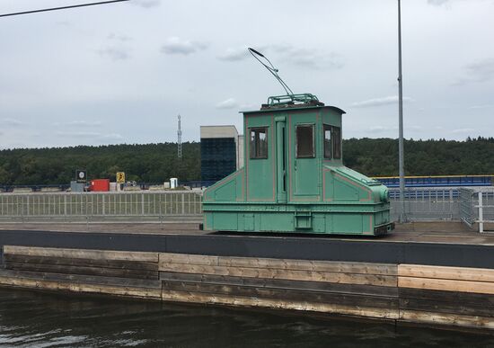 Mit diesen Geräten wurden früher die Schiffe rausgezogen