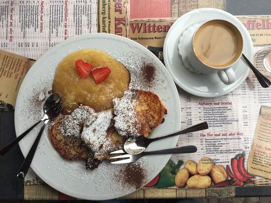 Nachtisch in Wittenberg: Quarkkeulchen mit Apfelmus