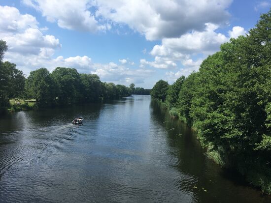 Von der Fussgängerbrücke über den Berlin-Spandauer-Schifffahrtskanal nach NW...